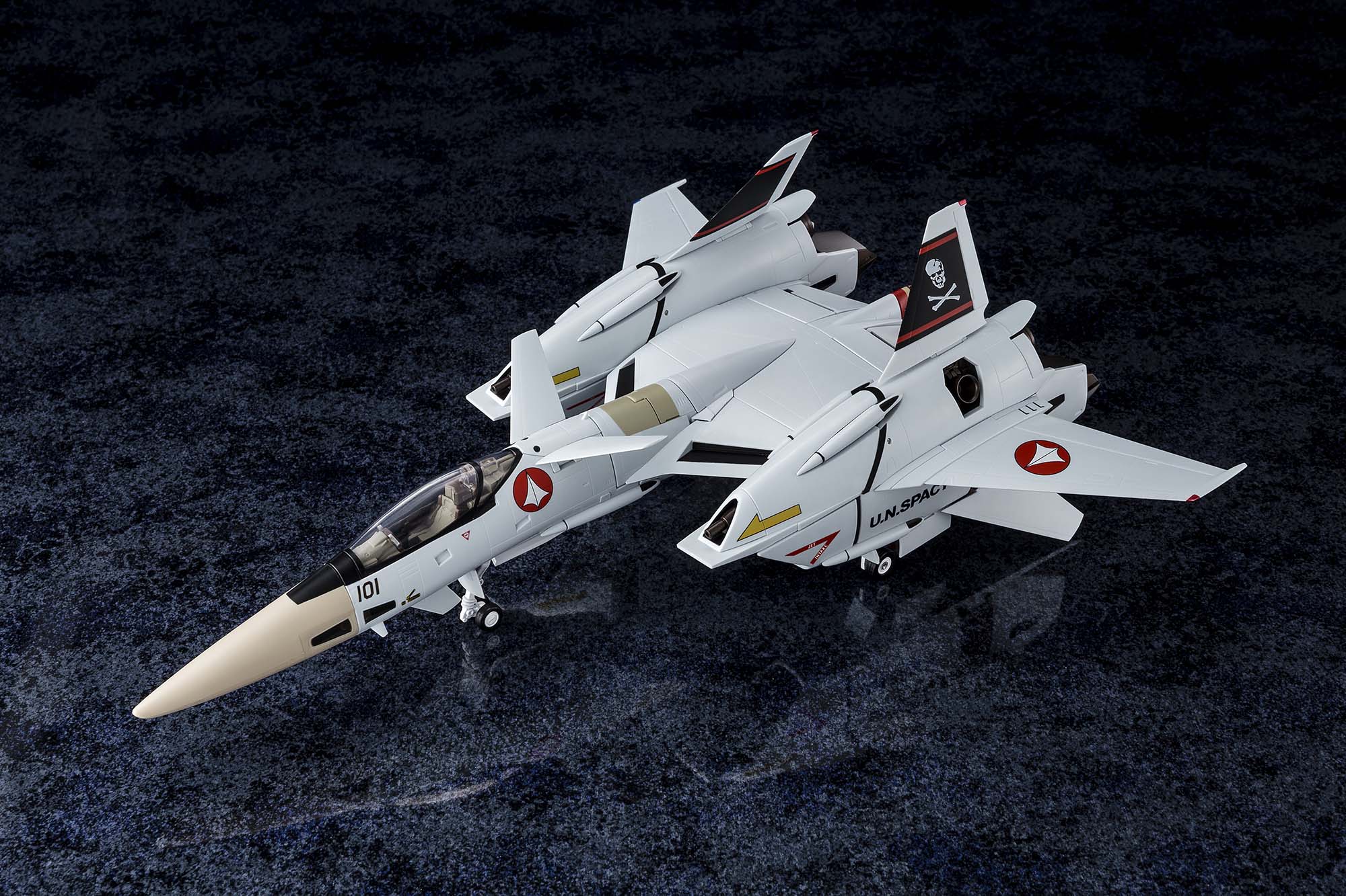 Macross Arcadia 1/60 VF-4A Lightning III Ichijyo Hikaru Model