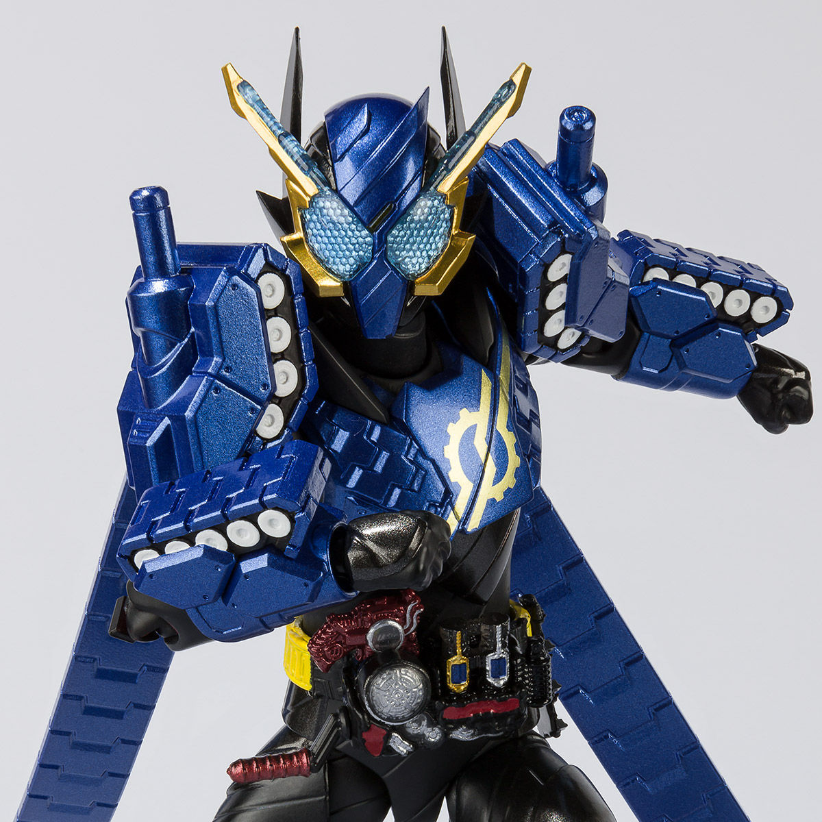 SH Figuarts Kamen Rider Build Tank Tank Form