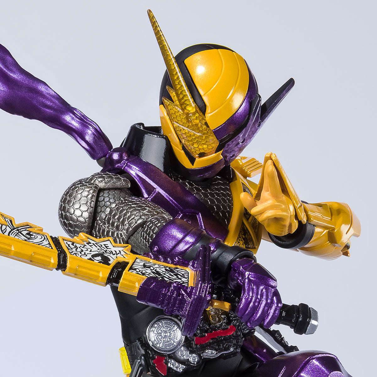 SH Figuarts Kamen Rider Build Ninnin Comic Form