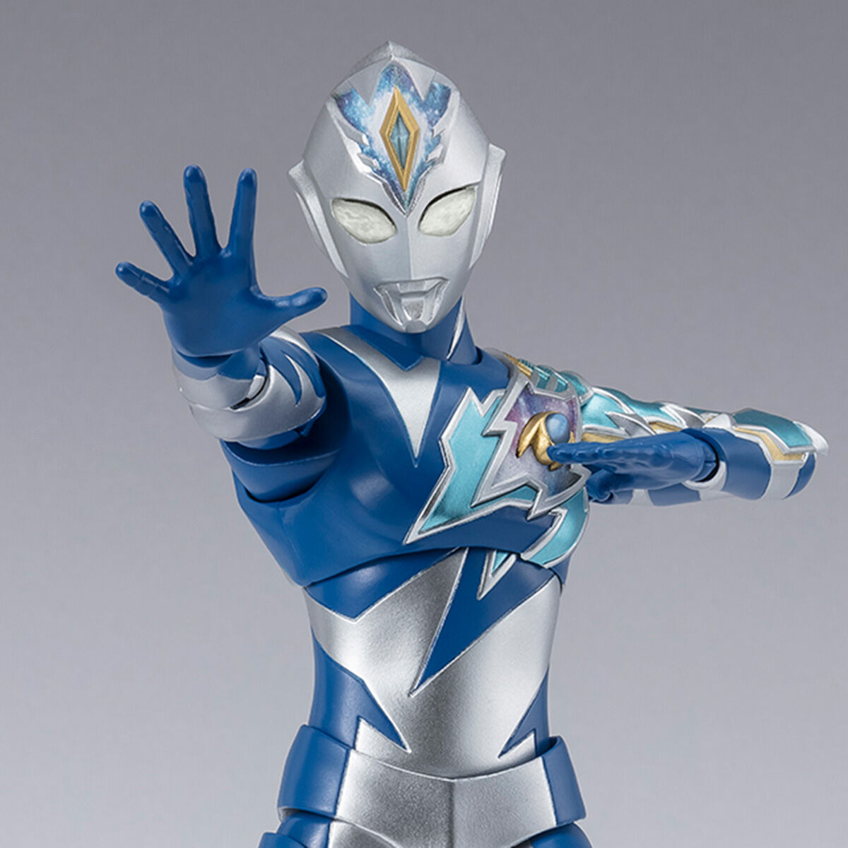 SH Figuarts Ultraman Decker Miracle Type