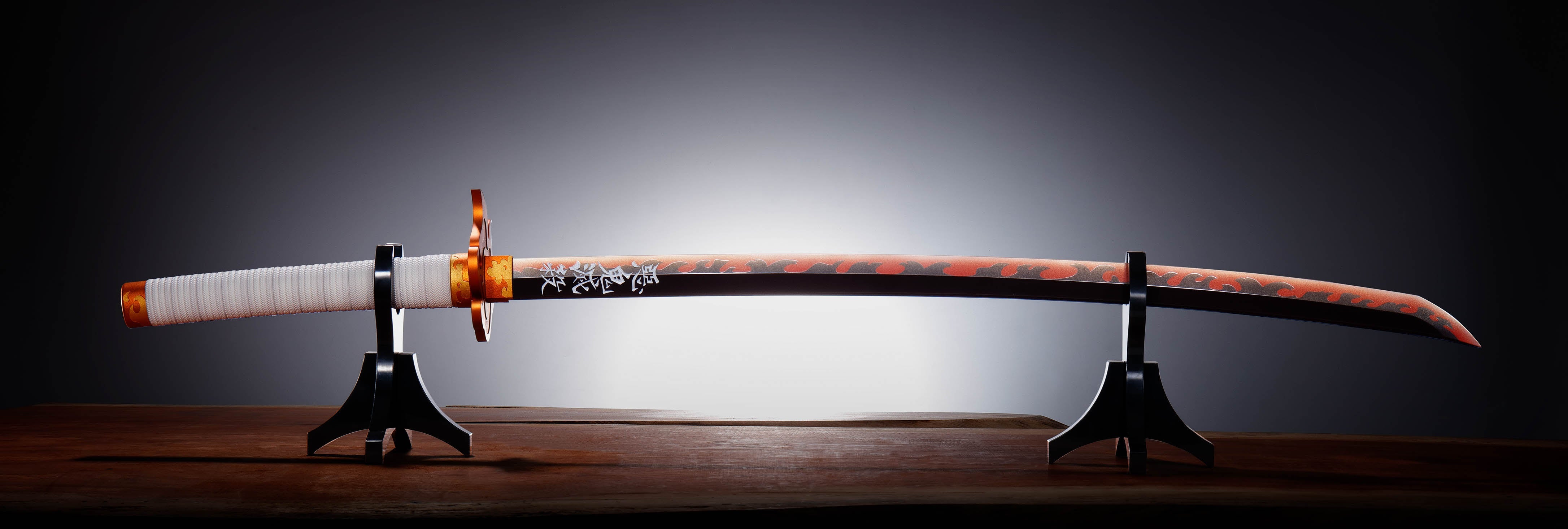 Demon Slayer Proplica Kyojuro Rengoku Nichirin Sword