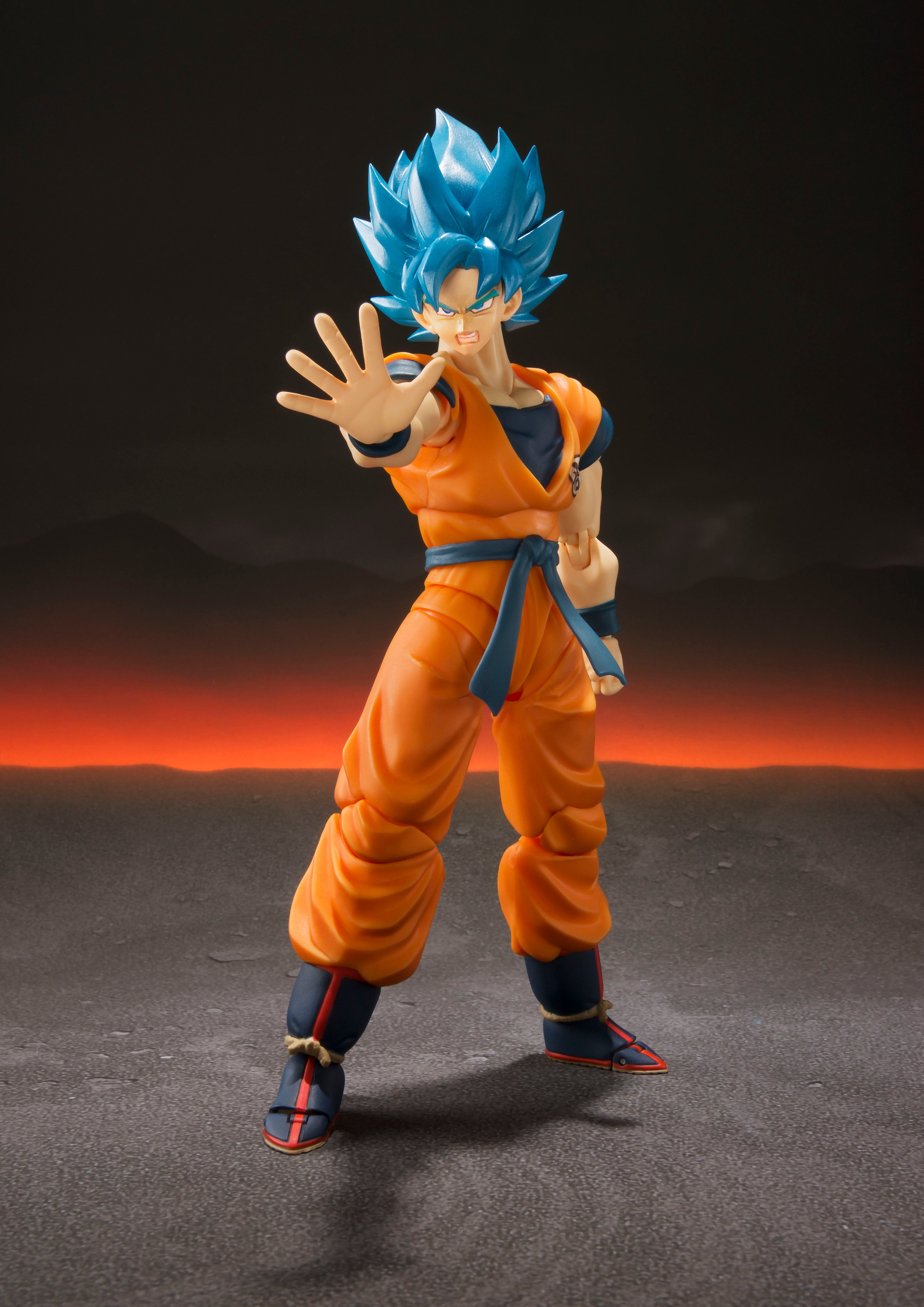 [PREORDER]  SH Figuarts Super Saiyan God Super Saiyan Goku Super (Reissue)