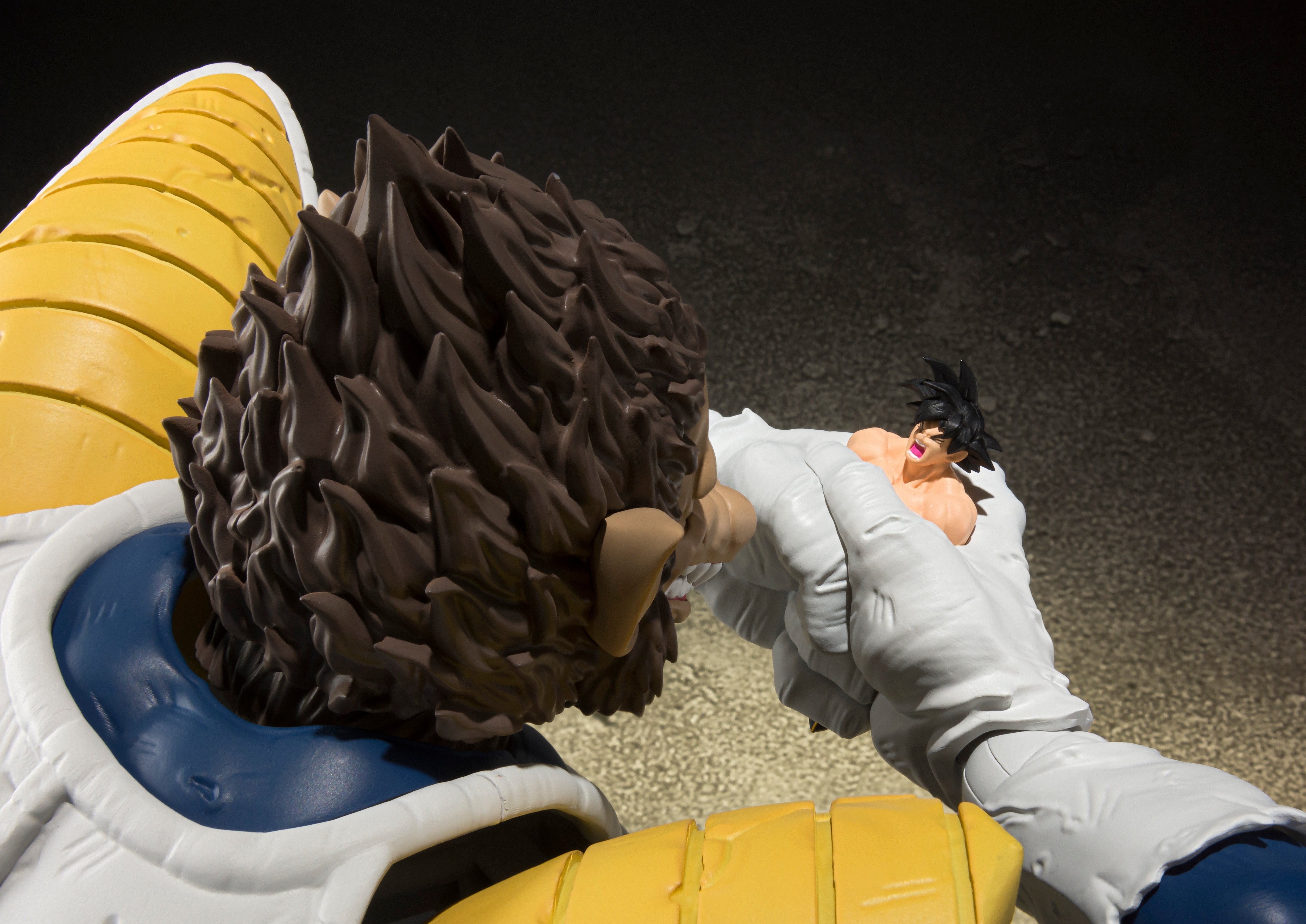 S.H. Figuarts Great Ape Vegeta